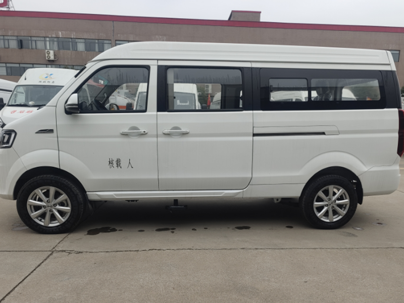 金杯(國六)新海獅S殯儀車 - 白色