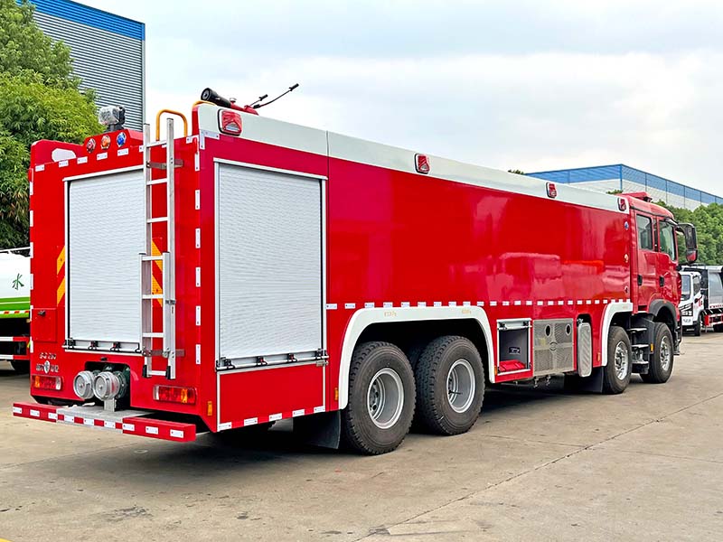 豪沃泡沫消防車